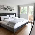 Mit 3 Schlafzimmern Apartment *