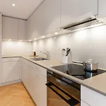 Apartment Mit 3 Schlafzimmern *
