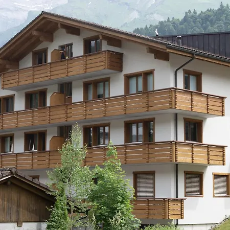 Mit 3 Schlafzimmern Apartment *
